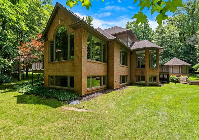 2nd image of 223 Crabapple Ln, Valparaiso, IN 46383 | MLS# 841364