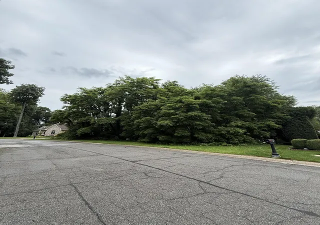 2nd image of 41 Edinburgh St, Valparaiso, IN 46385 | MLS# 841299