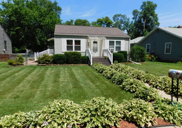 1st image of 608 W Indiana Ave, Chesterton, IN 46304 | MLS# 841368