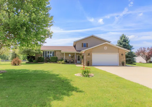 Homes for sale in Crown Point, IN | 10216 New Hampshire St, Crown Point, IN 46307 | MLS# 841750