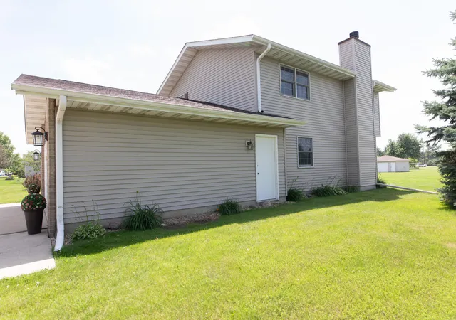 Homes for sale in Crown Point, IN | 10216 New Hampshire St, Crown Point, IN 46307 | MLS# 841750