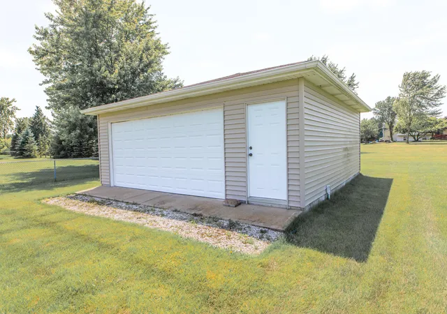 Homes for sale in Crown Point, IN | 10216 New Hampshire St, Crown Point, IN 46307 | MLS# 841750