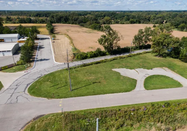 3rd image of 1022 N Old State Rd 49, Chesterton, IN 46304 | MLS# 841312
