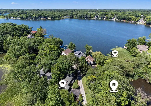 2nd image of 1424 Island Rd, Valparaiso, IN 46383 | MLS# 841517