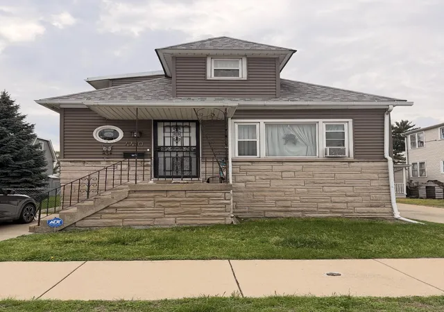 Homes for sale in Hammond, IN | 4410 Torrence Ave, Hammond, IN 46327 | MLS# 841319