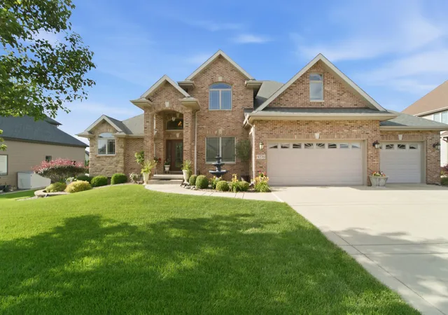 Photo 1 of Single family home for sale at 9270 Doubletree Dr N, Crown Point, IN 46307 | MLS# 842195 | Listing updated on 2026-10-16