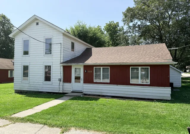 Photo 1 of Single family home for sale at 208 W Sigler St, Hebron, IN 46341 | MLS# 841569 | Listing updated on 2026-09-28