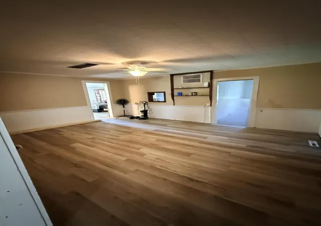 5th image of 208 W Sigler St, Hebron, IN 46341 | MLS# 841569