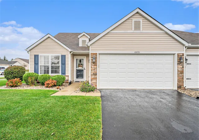 Homes for sale in Dyer, IN | 10631 Fernwood Pl, Dyer, IN 46311 | MLS# 841359