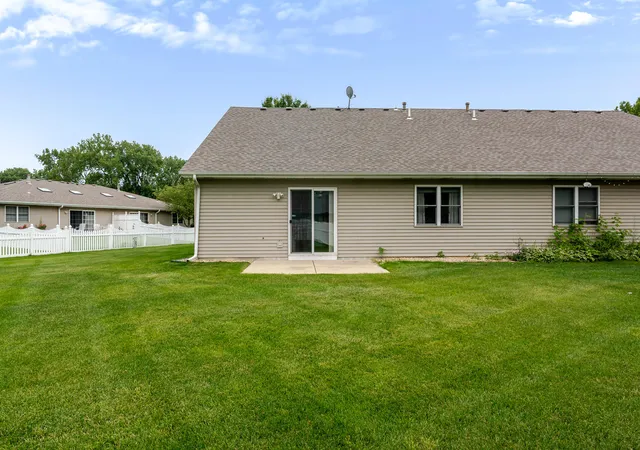 Homes for sale in Highland, IN | 3643 Sandalwood Ct, Highland, IN 46322 | MLS# 841413