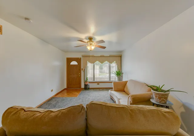 3rd image of 388 Campbell Ave, Calumet City, IL 60409 | MLS# 841373