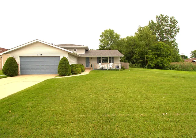 Homes for sale in Crown Point, IN | 8327 Edison St, Crown Point, IN 46307 | MLS# 841391
