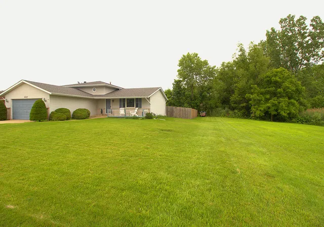 Homes for sale in Crown Point, IN | 8327 Edison St, Crown Point, IN 46307 | MLS# 841391