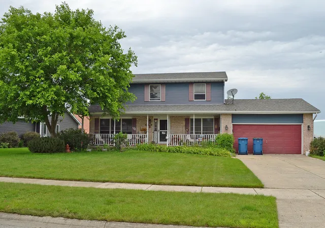 Homes for sale in Schererville, IN | 4924 Cardinal Ct, Schererville, IN 46375 | MLS# 841386