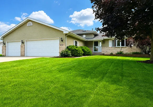 Homes for sale in Hebron, IN | 613 Persimmon Pkwy, Hebron, IN 46341 | MLS# 841394