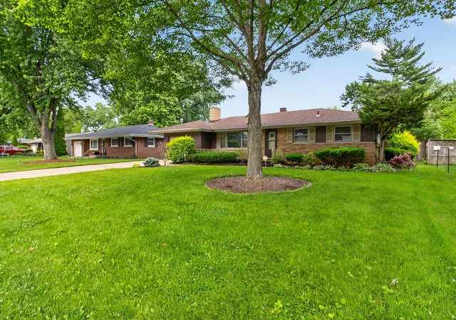2nd image of 5961 Hayes Pl, Merrillville, IN 46410 | MLS# 841393