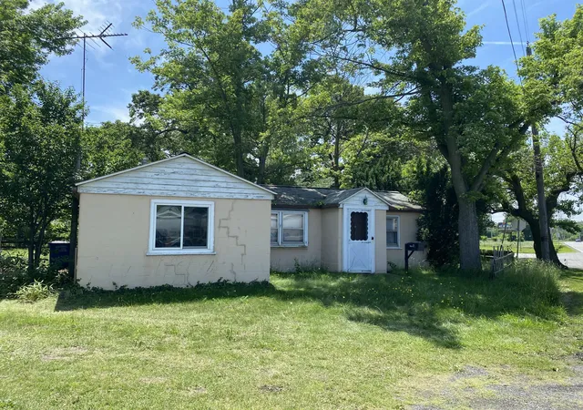 Homes for sale in Michigan City, IN | 402 Sheridan Ave, Michigan City, IN 46360 | MLS# 841415