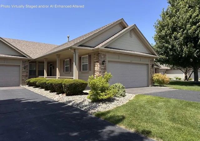 Homes for sale in Schererville, IN | 1242 Lily Ln, Schererville, IN 46375 | MLS# 841857