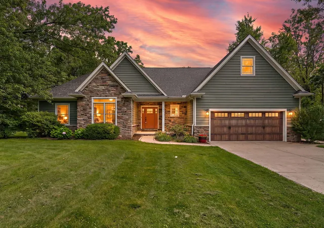 1st image of 201 Sylvan Ct, Valparaiso, IN 46385 | MLS# 841419