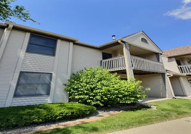 3rd image of 3602 Timberbridge Dr #G, Valparaiso, IN 46383 | MLS# 841426