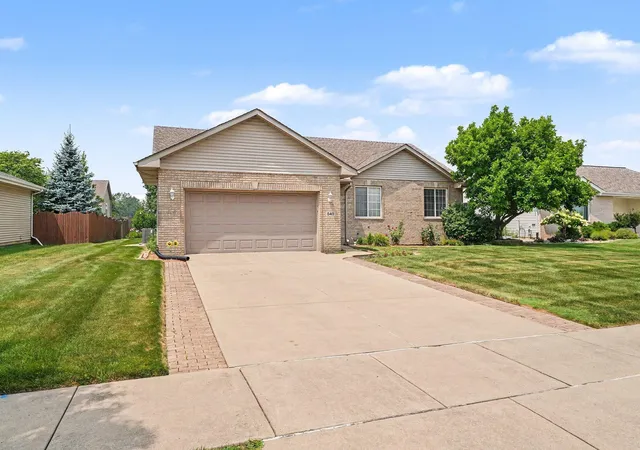 Photo 2 of Single family home for sale at 540 Sunflower Ln, Dyer, IN 46311 | MLS# 842576 | Listing updated on 2026-08-11