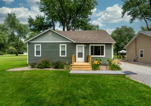 2nd image of 4409 Calhoun St, Gary, IN 46408 | MLS# 841602