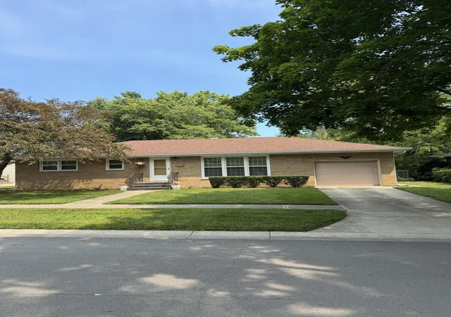 1st image of 16 W Cleveland Ave, Hobart, IN 46342 | MLS# 842285