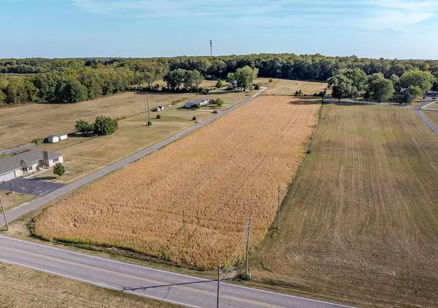 2nd image of 590 W 300 N, Valparaiso, IN 46385 | MLS# 841484