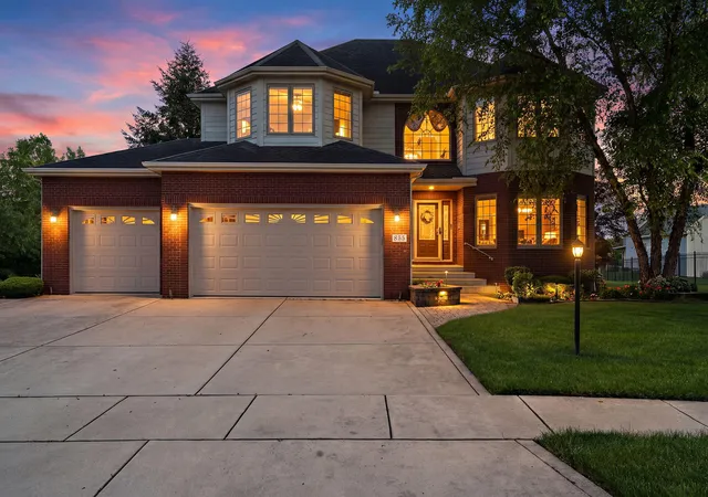 Photo 2 of Sale Pending at 855 Pingel Pl, Crown Point, IN 46307 | MLS# 841438 | Listing updated on 2026-09-21