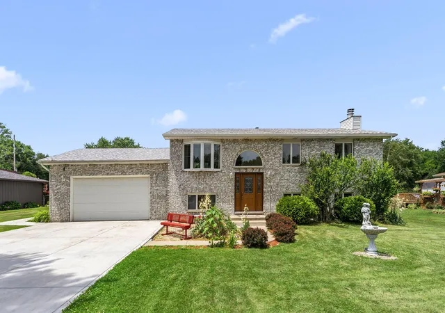 1st image of 9272 Vigo St, Crown Point, IN 46307 | MLS# 841651