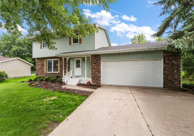 3rd image of 3764 Kingsway Dr, Crown Point, IN 46307 | MLS# 841450