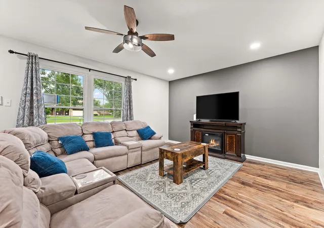 5th image of 3764 Kingsway Dr, Crown Point, IN 46307 | MLS# 841450