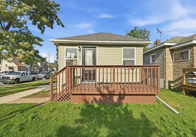 Homes for sale in East Chicago, IN | 4301 Homerlee Ave, East Chicago, IN 46312 | MLS# 841503
