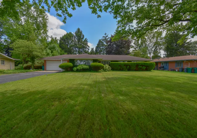 Homes for sale in Merrillville, IN | 2515 W 57th Ave, Merrillville, IN 46410 | MLS# 841509