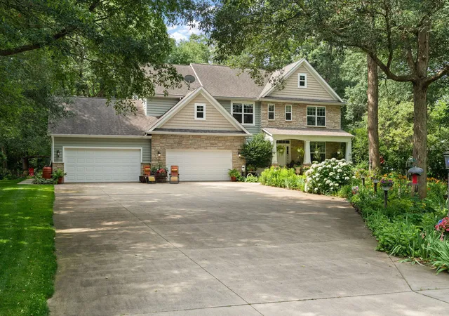 Homes for sale in Wheatfield, IN | 3933 Timberland Dr, Wheatfield, IN 46392 | MLS# 841594