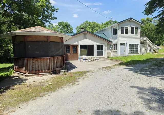 Homes for sale in Greensburg, IN | 7450 W County Road 110 N, Greensburg, IN 47240 | MLS# 841476