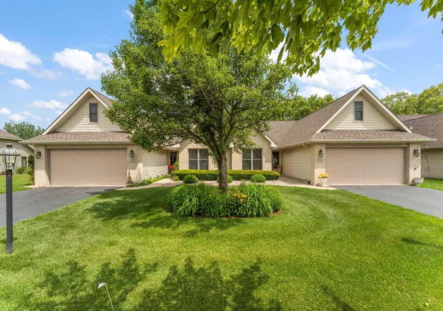 Homes for sale in Schererville, IN | 1138 Cherrywood Ln, Schererville, IN 46375 | MLS# 841485