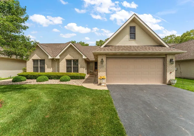 Homes for sale in Schererville, IN | 1138 Cherrywood Ln, Schererville, IN 46375 | MLS# 841485