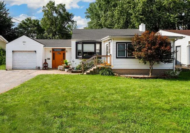 Photo 1 of Single family home for sale at 1212 Institute St, Valparaiso, IN 46383 | MLS# 842620 | Listing updated on 2026-08-26