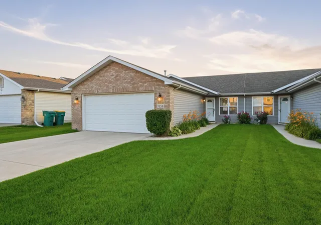 Homes for sale in Merrillville, IN | 7654 Monroe St, Merrillville, IN 46410 | MLS# 841730