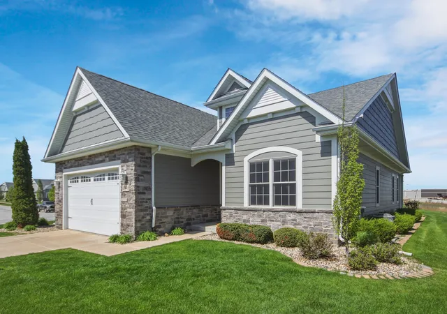 Homes for sale in St. John, IN | 10315 White Sand Ln #A, St. John, IN 46373 | MLS# 841599