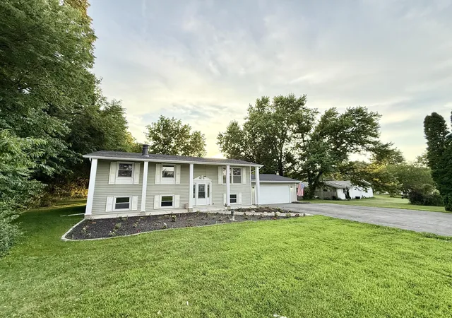Photo 3 of Sale Pending at 750 N Meridian Rd, Valparaiso, IN 46385 | MLS# 841584 | Listing updated on 2026-08-05
