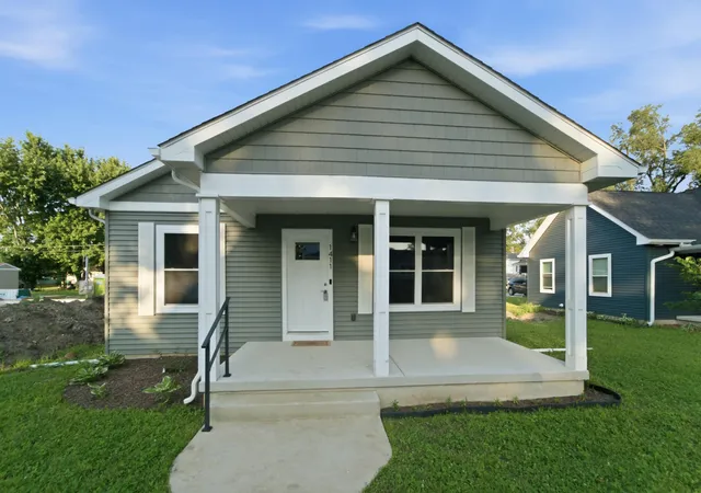 Homes for sale in La Porte, IN | 1411 Woodward St, La Porte, IN 46350 | MLS# 841555