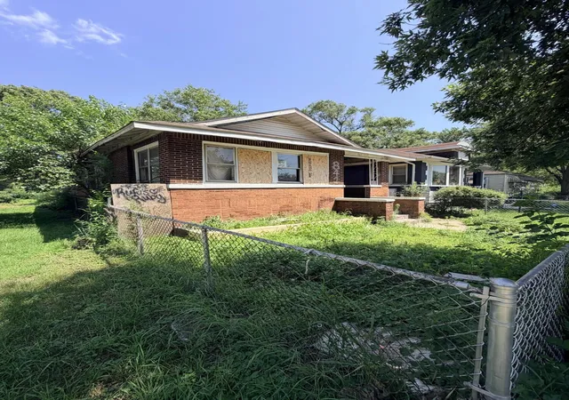 2nd image of 841 Georgia St, Gary, IN 46402 | MLS# 841703