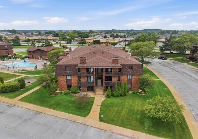 Homes for sale in Highland, IN | 2023 W 45th St #104, Highland, IN 46322 | MLS# 841591