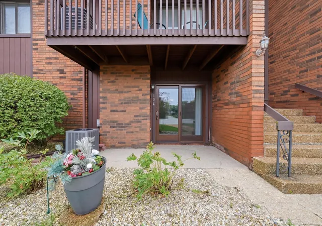 4th image of 2023 W 45Th St #104, Highland, IN 46322 | MLS# 841591
