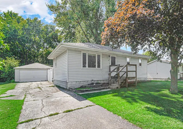 2nd image of 92 N County Line Rd, Hobart, IN 46342 | MLS# 841532