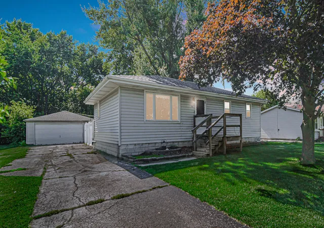 3rd image of 92 N County Line Rd, Hobart, IN 46342 | MLS# 841532