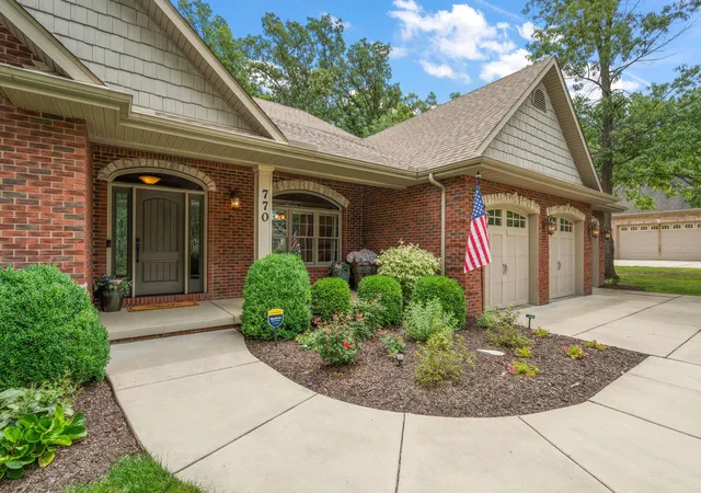 Photo 3 of Single family home for sale at 770 Quinlan Ct, Crown Point, IN 46307 | MLS# 841564 | Listing updated on 2026-10-01