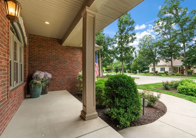 Photo 3 of Single family home for sale at 770 Quinlan Ct, Crown Point, IN 46307 | MLS# 841564 | Listing updated on 2026-10-01